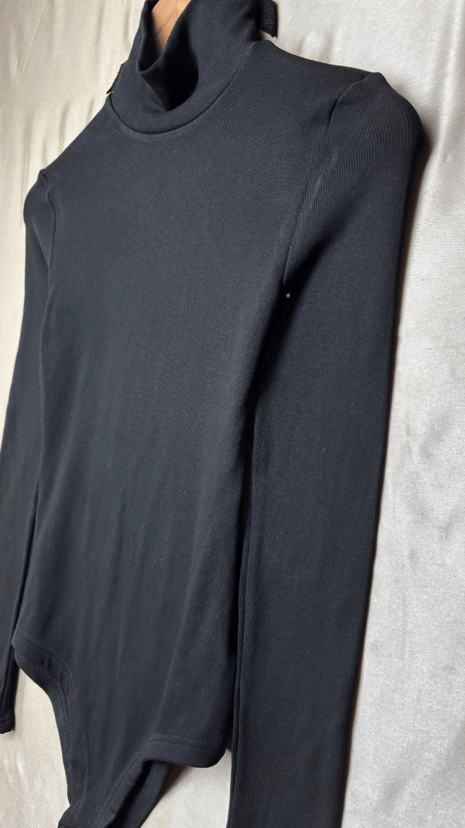 Elevated Knit Turtle Long Sleeve Black Bodysuit Top - TRÈS FOU OR SOMETHING