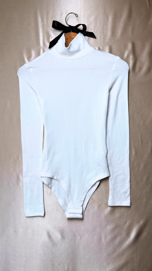 Elevated Knit Turtle Long Sleeve White Bodysuit Top - TRÈS FOU OR SOMETHING