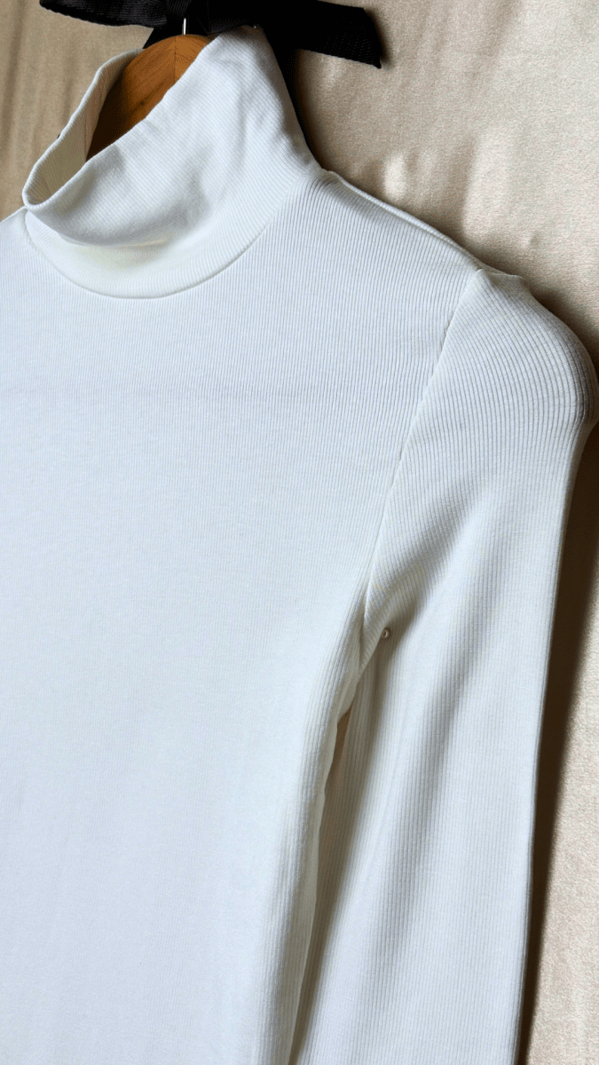 Elevated Knit Turtle Long Sleeve White Bodysuit Top - TRÈS FOU OR SOMETHING