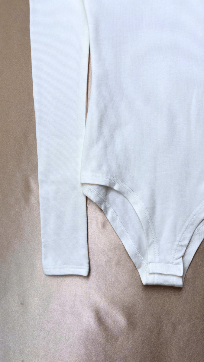 Elevated Knit Turtle Long Sleeve White Bodysuit Top - TRÈS FOU OR SOMETHING