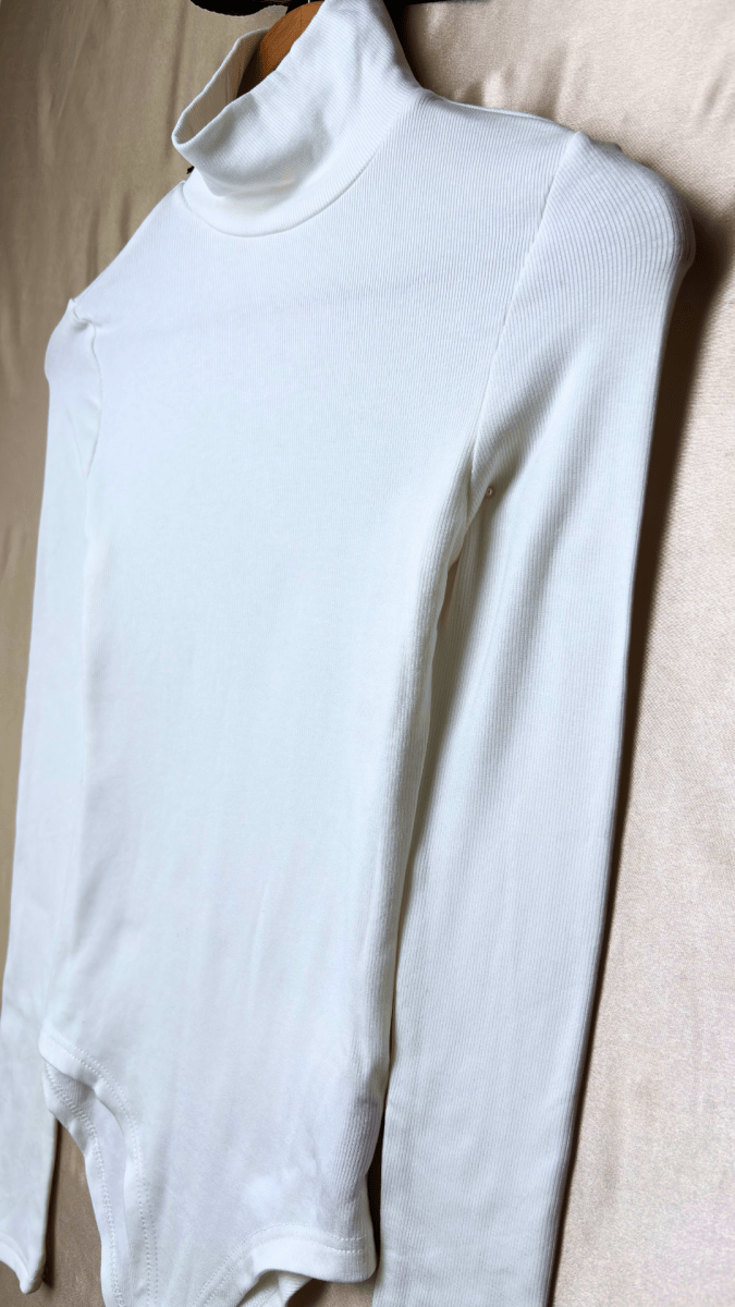 Elevated Knit Turtle Long Sleeve White Bodysuit Top - TRÈS FOU OR SOMETHING