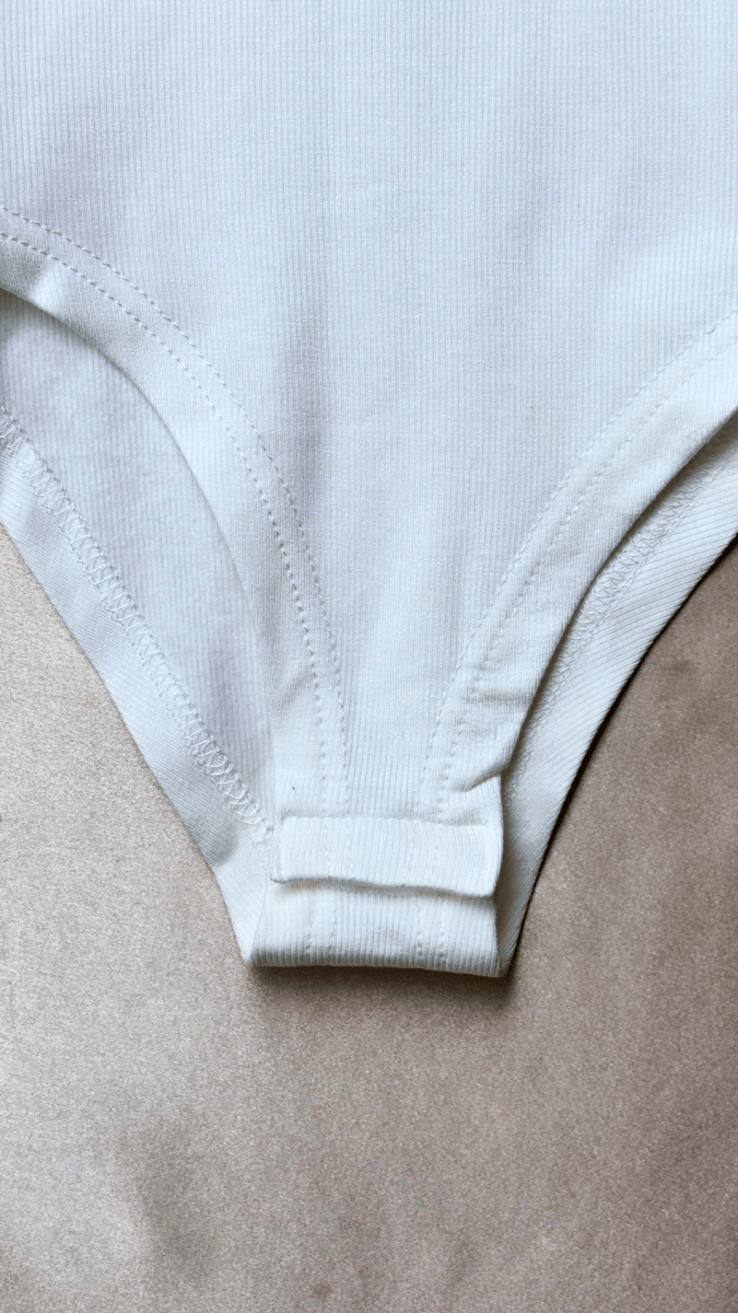 Elevated Knit Turtle Long Sleeve White Bodysuit Top - TRÈS FOU OR SOMETHING