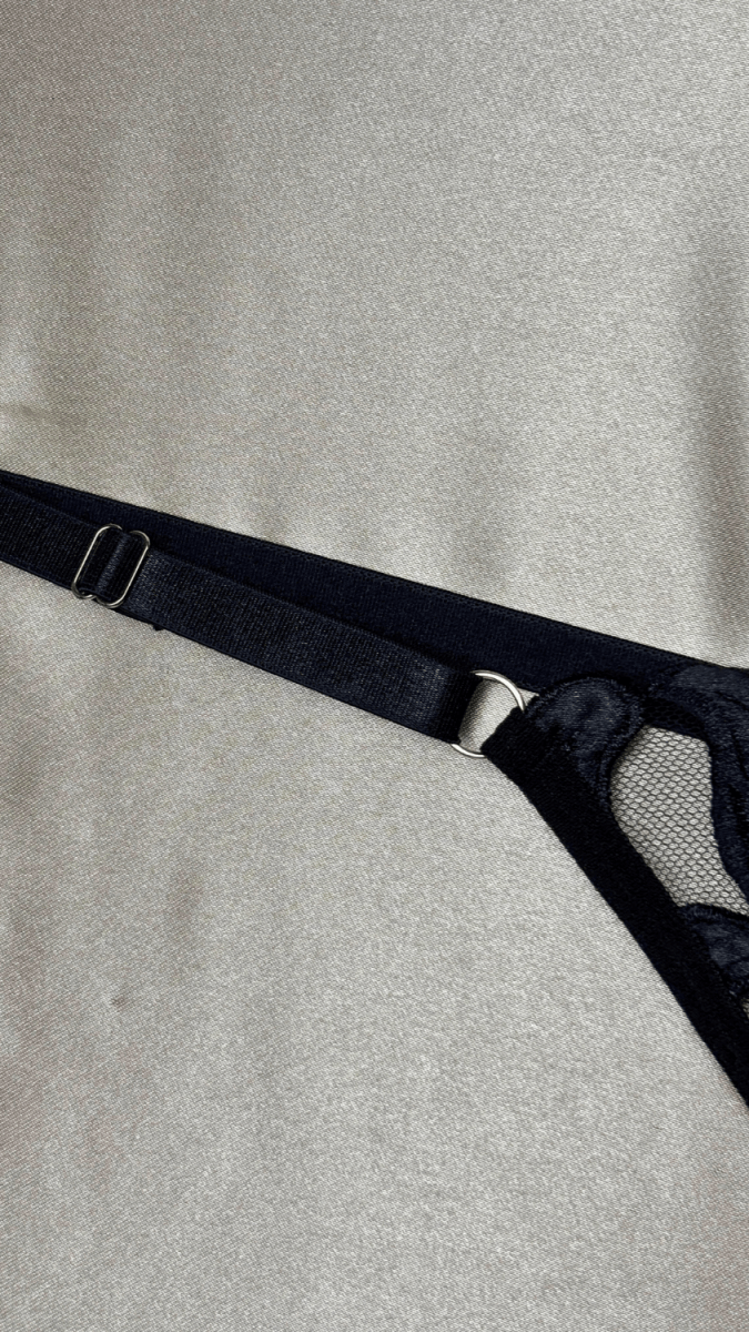 Elle Black Panty - TRÈS FOU OR SOMETHING