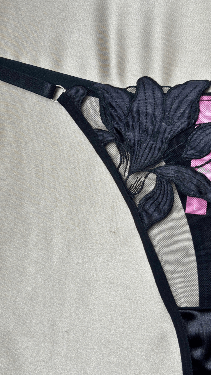 Elle Black Panty - TRÈS FOU OR SOMETHING