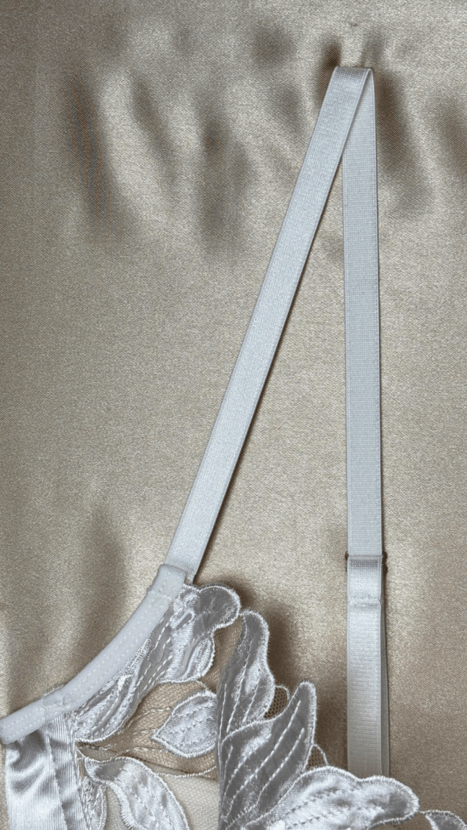 Elle White Bra - TRÈS FOU OR SOMETHING