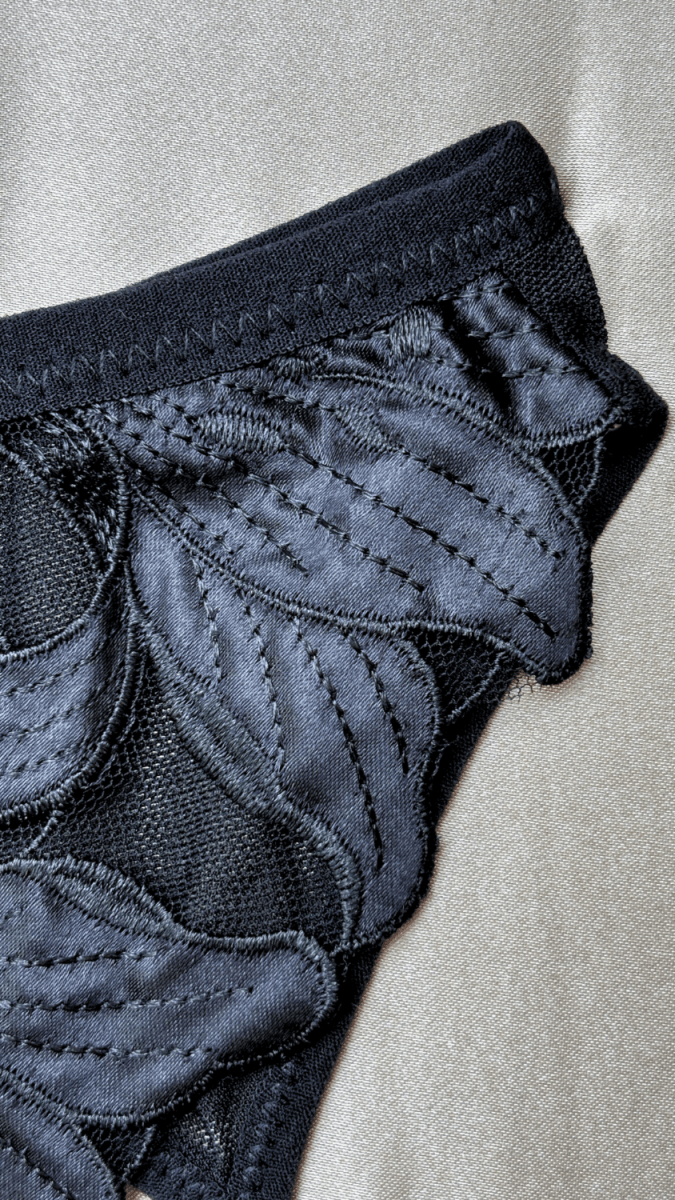Eloise Black Garter - TRÈS FOU OR SOMETHING