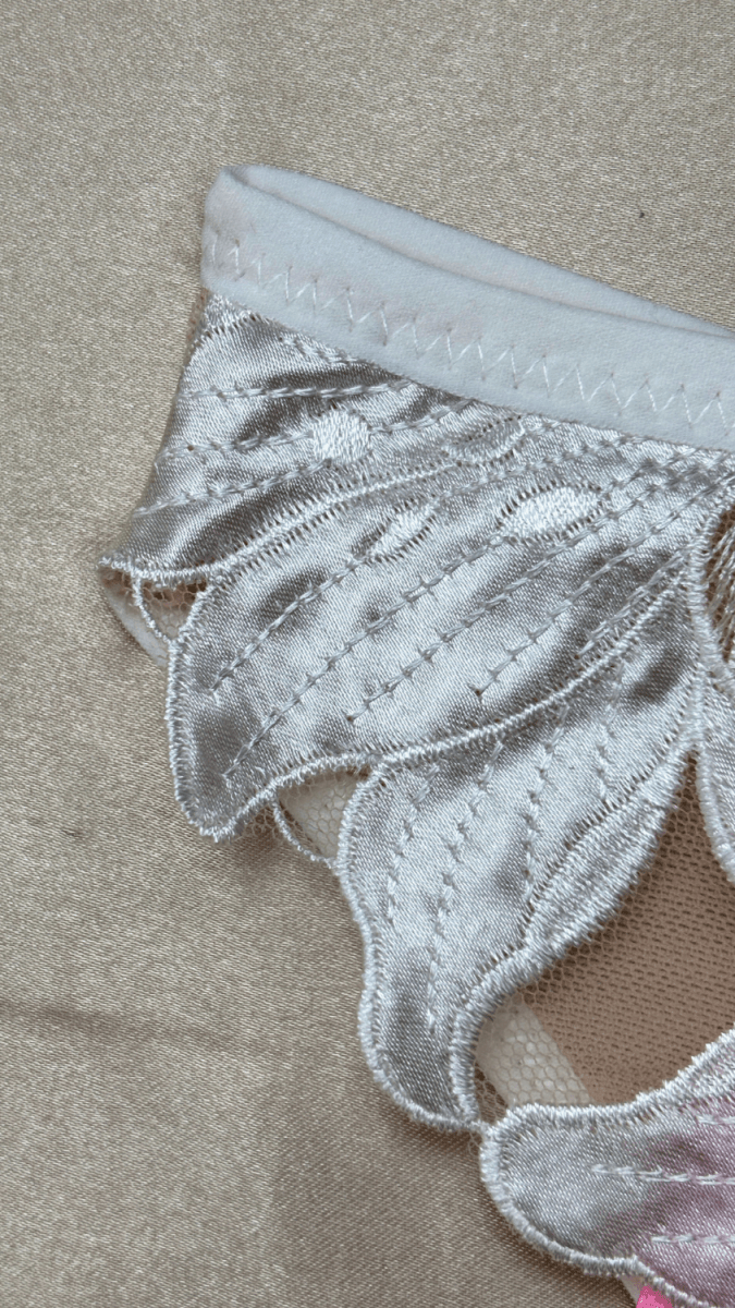 Eloise White Garter - TRÈS FOU OR SOMETHING