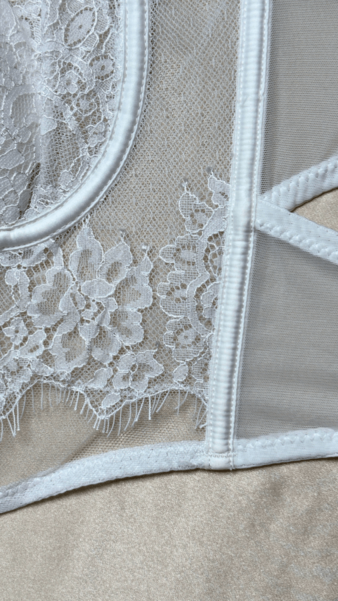 Eva White Bustier - TRÈS FOU OR SOMETHING