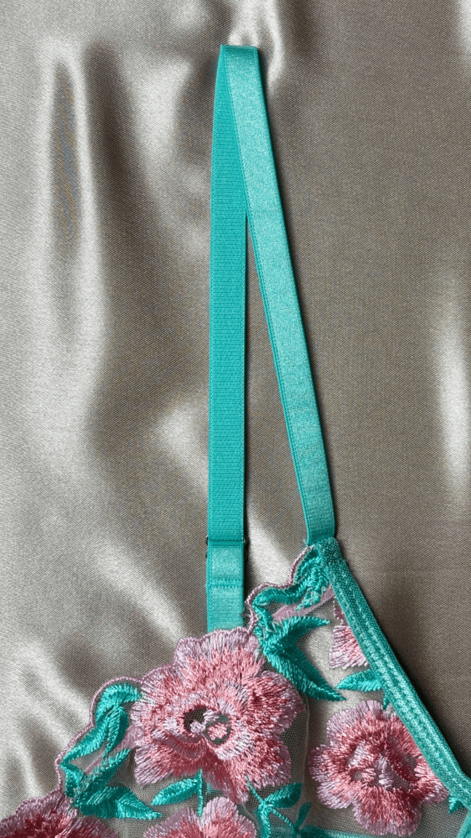 Fairy Bra - TRÈS FOU OR SOMETHING