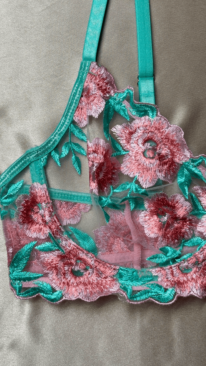 Fairy Bra - TRÈS FOU OR SOMETHING