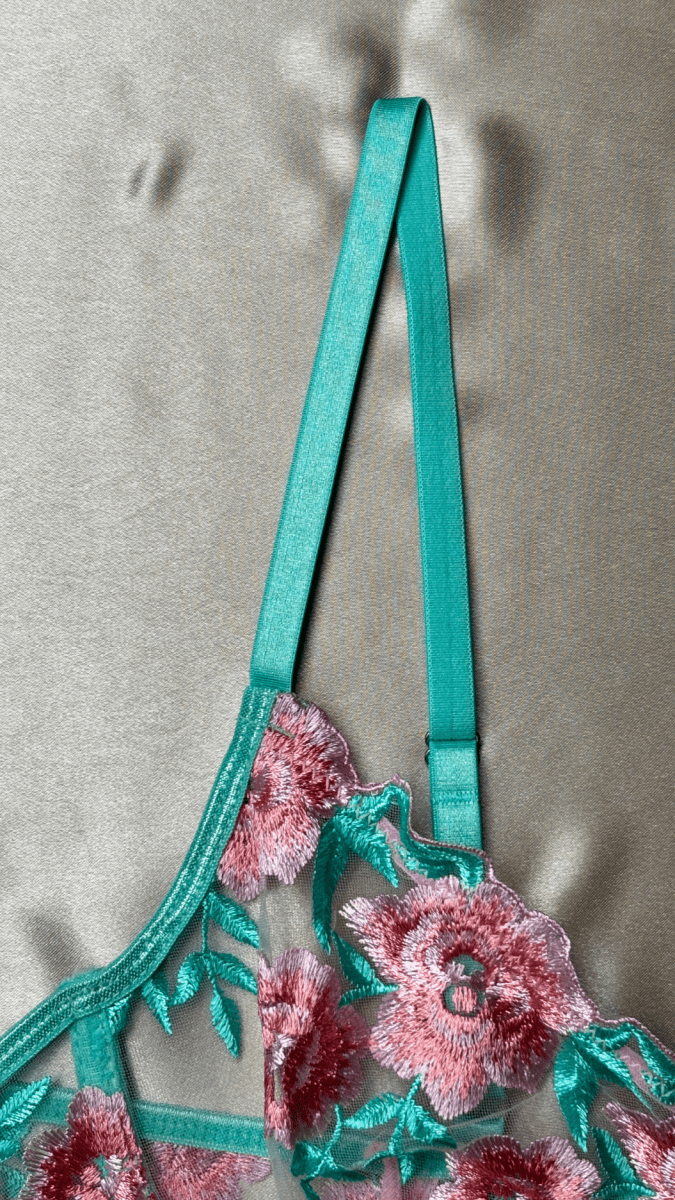 Fairy Bra - TRÈS FOU OR SOMETHING