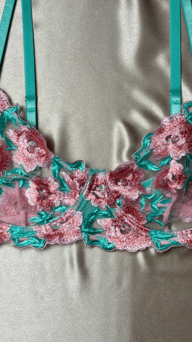 Fairy Bra - TRÈS FOU OR SOMETHING