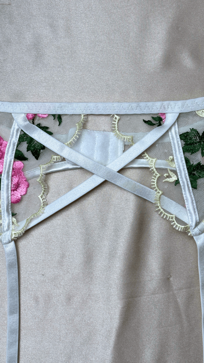Faye Garter - TRÈS FOU OR SOMETHING