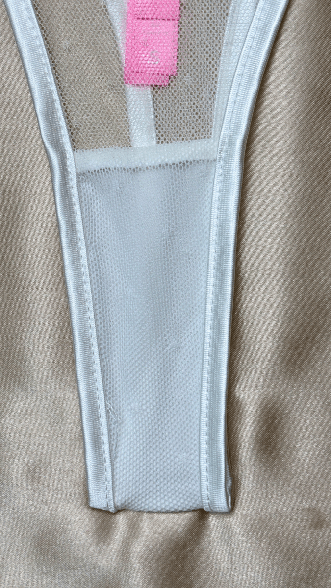 Faye Panty - TRÈS FOU OR SOMETHING