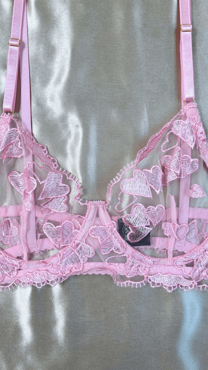 Fluttering Hearts Bra - TRÈS FOU OR SOMETHING