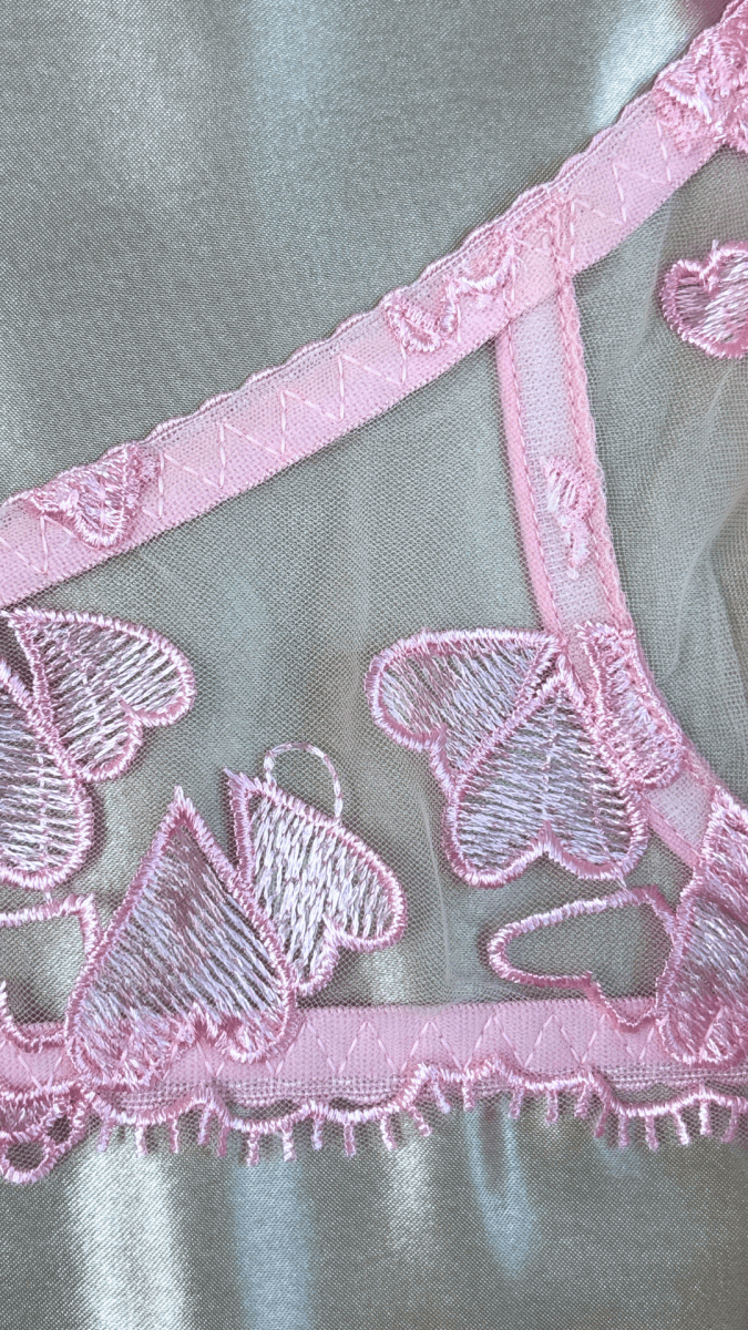 Fluttering Hearts Bra - TRÈS FOU OR SOMETHING