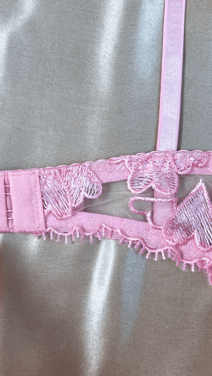 Fluttering Hearts Bra - TRÈS FOU OR SOMETHING