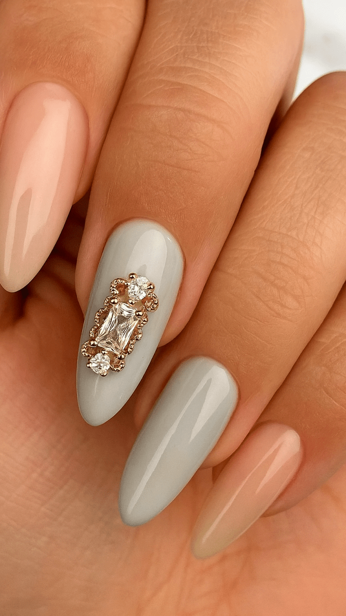 Gilded Mirror Gold Nail Charm - CHAMBRE 535