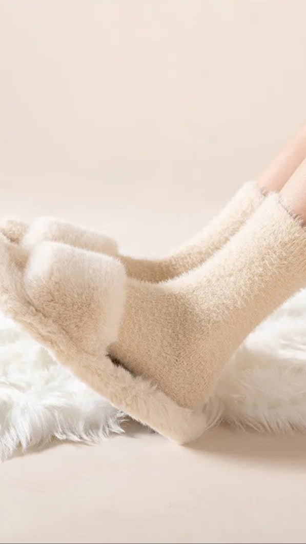 Home Fuzzy Socks - TRÈS FOU OR SOMETHING