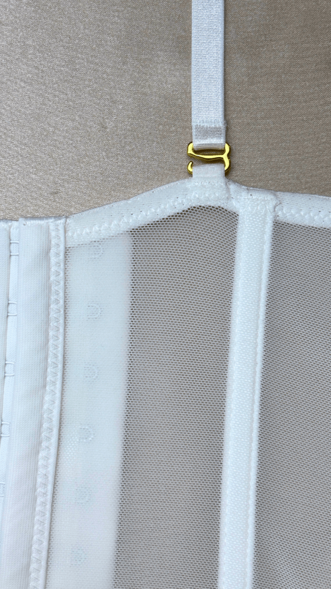 Jolie White Bustier - TRÈS FOU OR SOMETHING