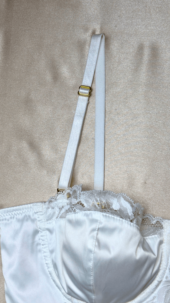 Jolie White Bustier - TRÈS FOU OR SOMETHING