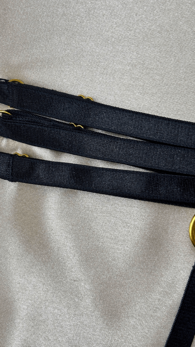 Juliana Garter - TRÈS FOU OR SOMETHING