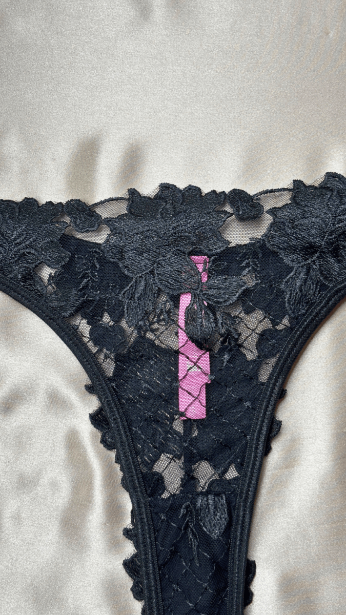 Juliana Panty - TRÈS FOU OR SOMETHING