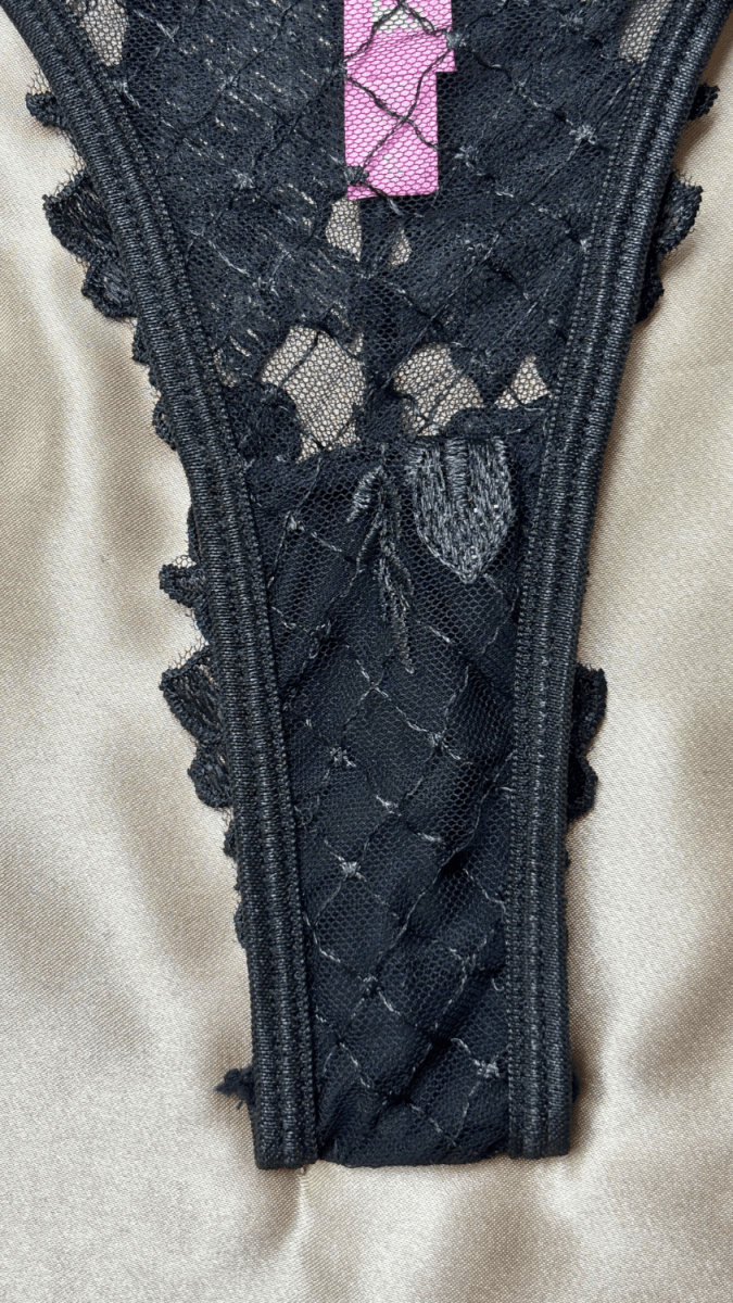 Juliana Panty - TRÈS FOU OR SOMETHING