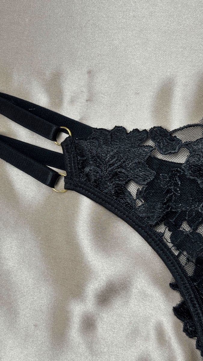 Juliana Panty - TRÈS FOU OR SOMETHING