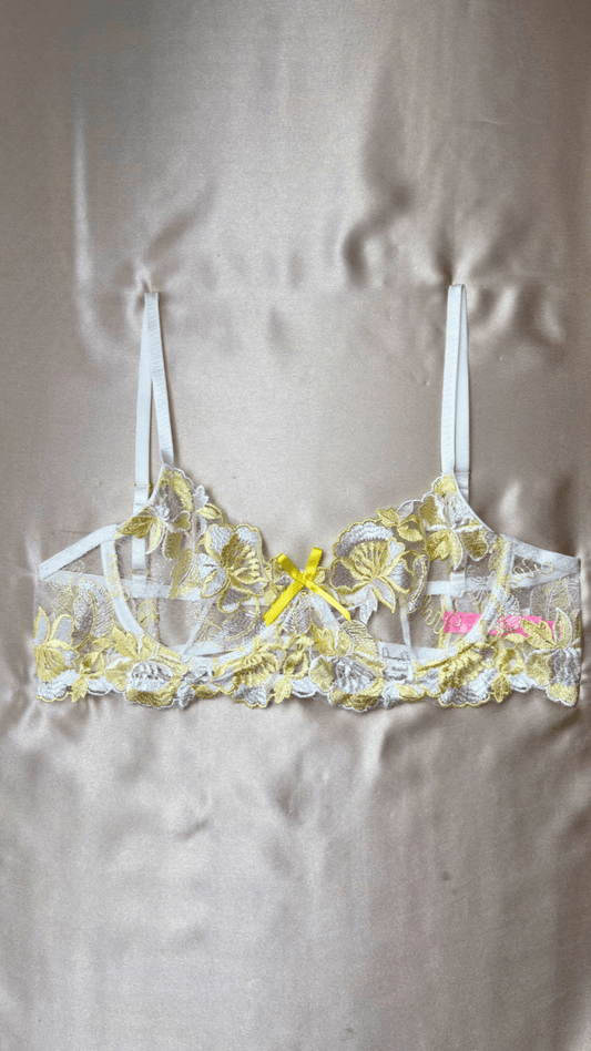 June Bra - TRÈS FOU OR SOMETHING