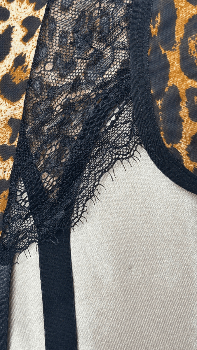 Leona Garter - TRÈS FOU OR SOMETHING