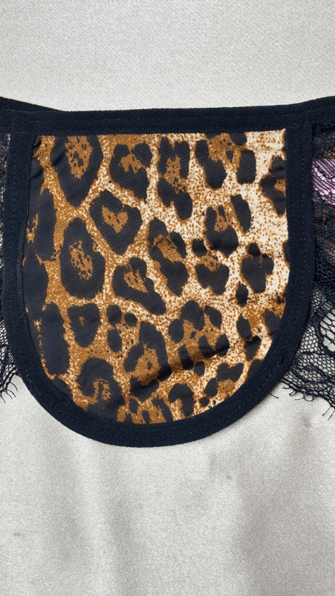 Leona Garter - TRÈS FOU OR SOMETHING