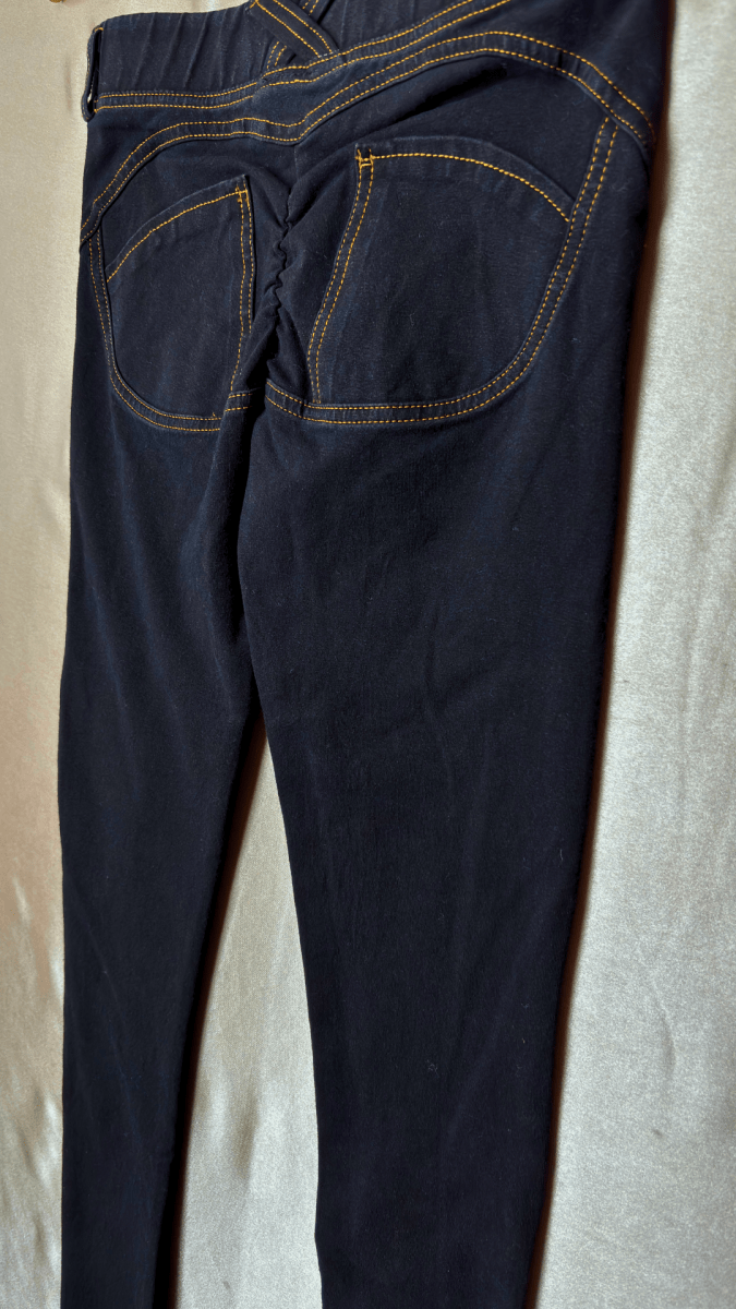 Low Rise Stay Up Butt Enhancer Black Jeggings - TRÈS FOU OR SOMETHING