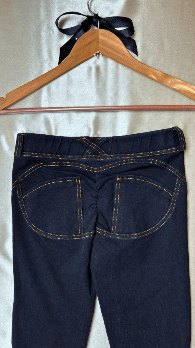 Low Rise Stay Up Butt Enhancer Black Jeggings - TRÈS FOU OR SOMETHING