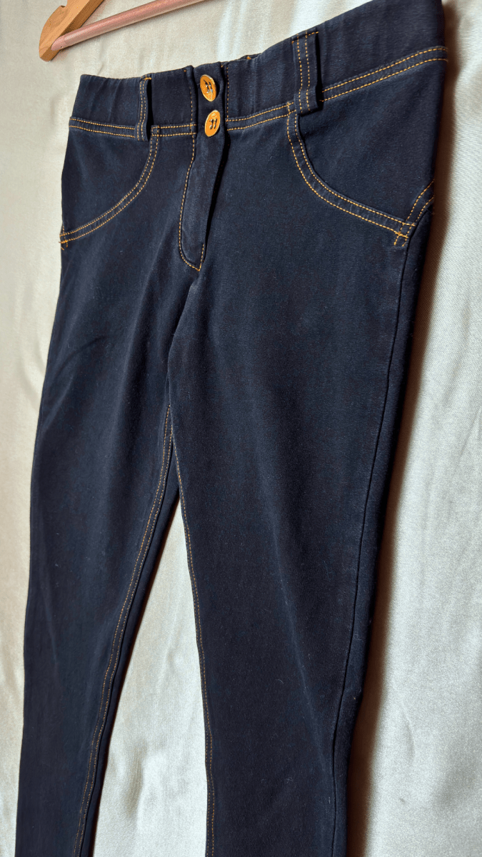 Low Rise Stay Up Butt Enhancer Black Jeggings - TRÈS FOU OR SOMETHING