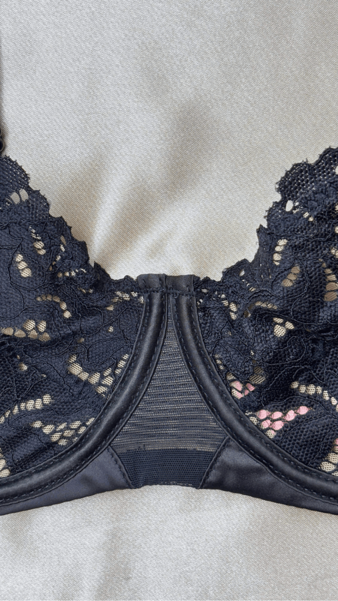 Lyla Lacy Black Bra - TRÈS FOU OR SOMETHING