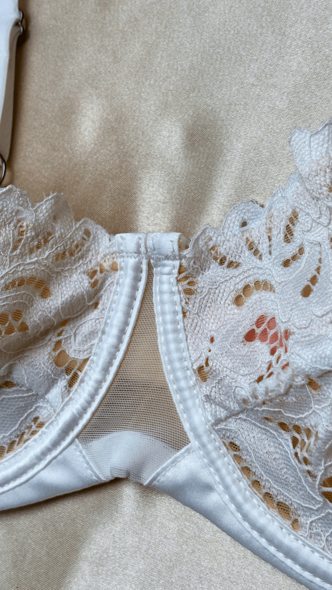 Lyla White Bra - TRÈS FOU OR SOMETHING