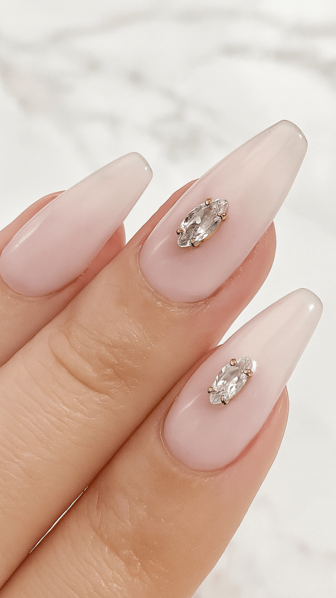 Mini Marquise Gold Nail Charm - CHAMBRE 535