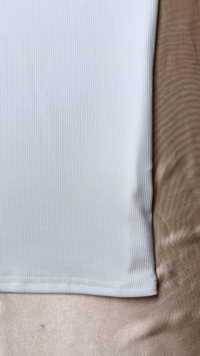 Minimal Scoop Neck White Tank Top - TRÈS FOU OR SOMETHING