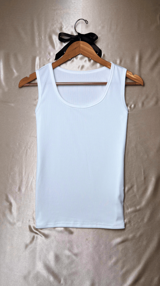 Minimal Scoop Neck White Tank Top - TRÈS FOU OR SOMETHING