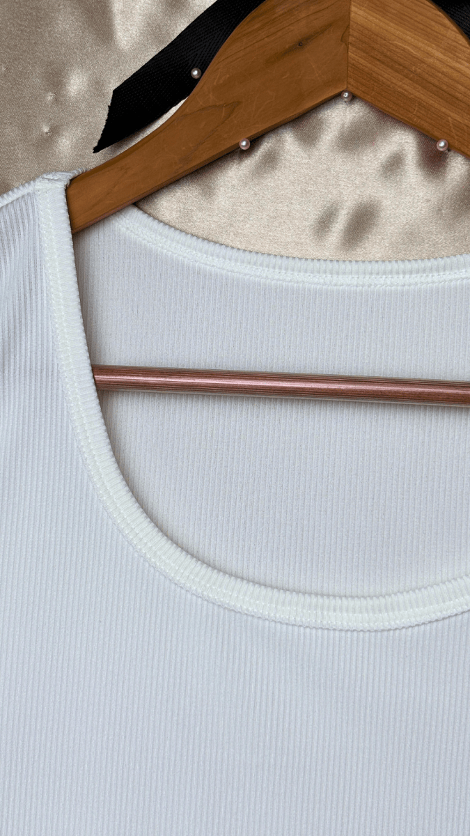 Minimal Scoop Neck White Tank Top - TRÈS FOU OR SOMETHING