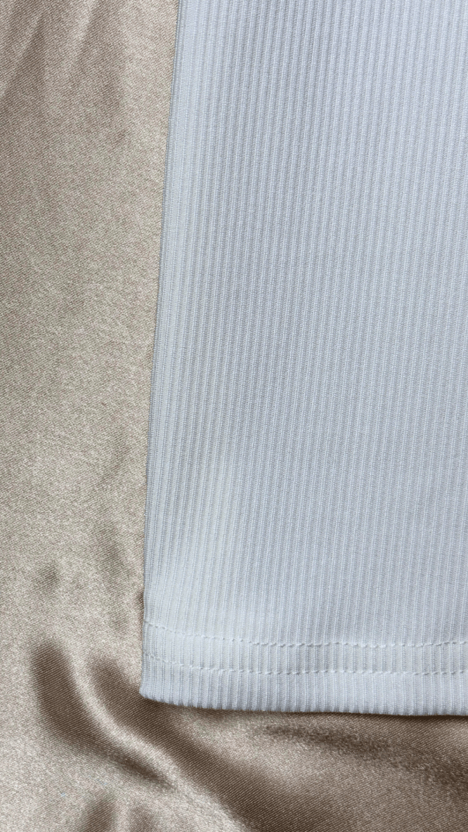 Minimal Scoop Neck White Tank Top - TRÈS FOU OR SOMETHING
