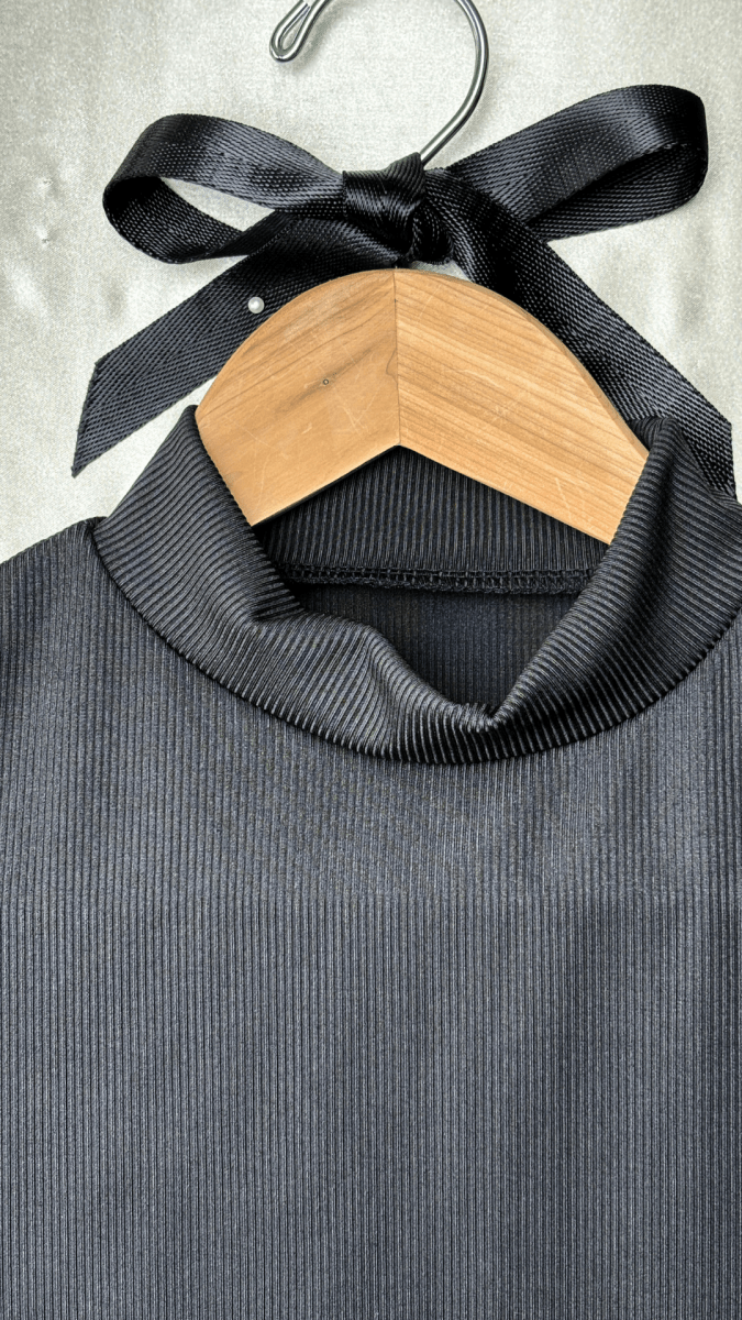 Minimal Turtle Short Sleeve Bodysuit - TRÈS FOU OR SOMETHING