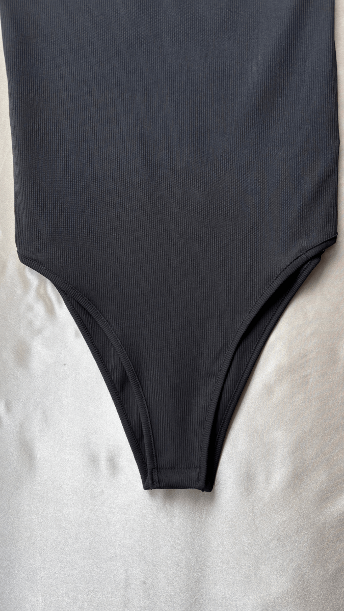 Minimal Turtle Short Sleeve Bodysuit - TRÈS FOU OR SOMETHING