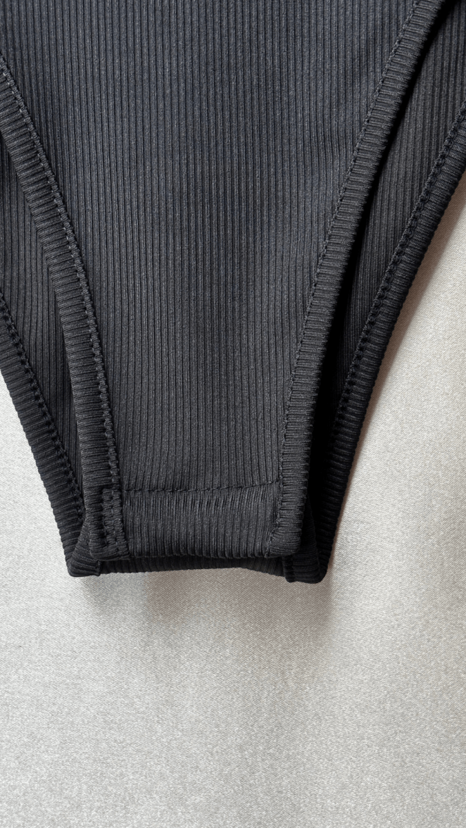 Minimal Turtle Short Sleeve Bodysuit - TRÈS FOU OR SOMETHING