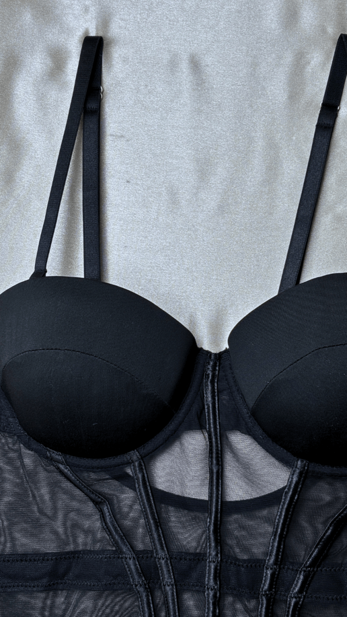 Miss Carter Bustier - TRÈS FOU OR SOMETHING