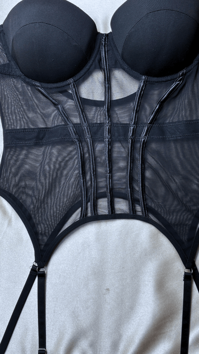 Miss Carter Bustier - TRÈS FOU OR SOMETHING