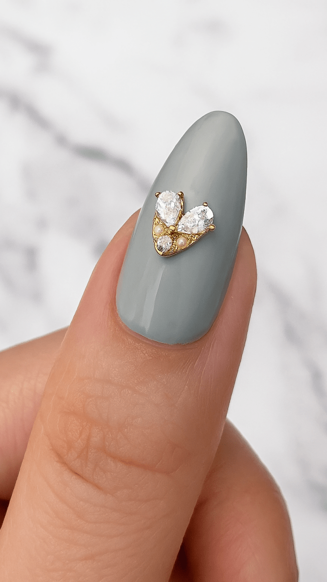 Multi Stone Pearls Heart Gold Nail Charm - CHAMBRE 535