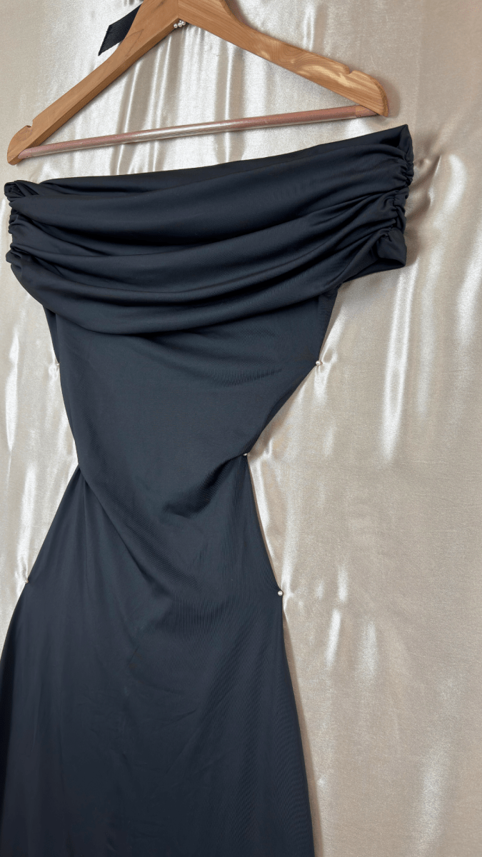 Off The Shoulders Backless Dress - TRÈS FOU OR SOMETHING