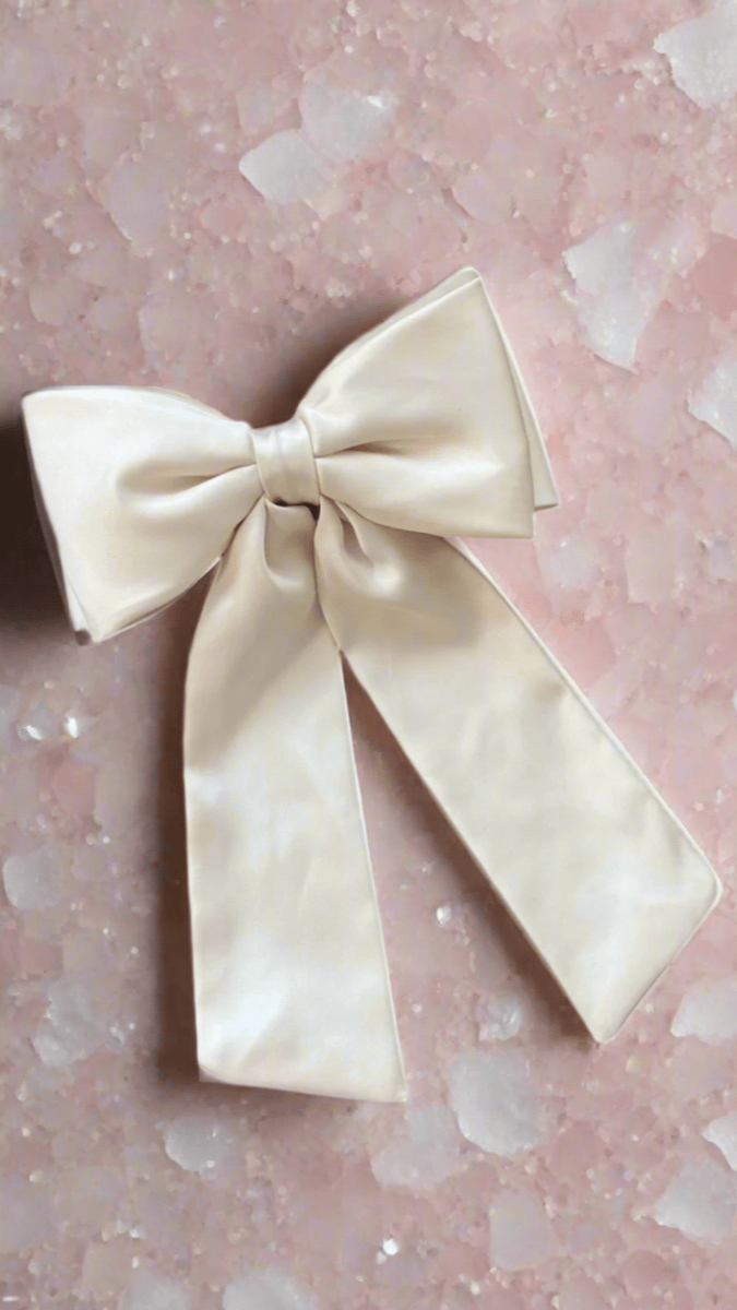 Oversized Double Bow Hair Clip - TRÈS FOU OR SOMETHING